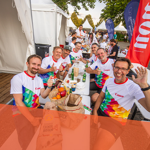 Bilder aus dem Village beim B2Run Stuttgart
